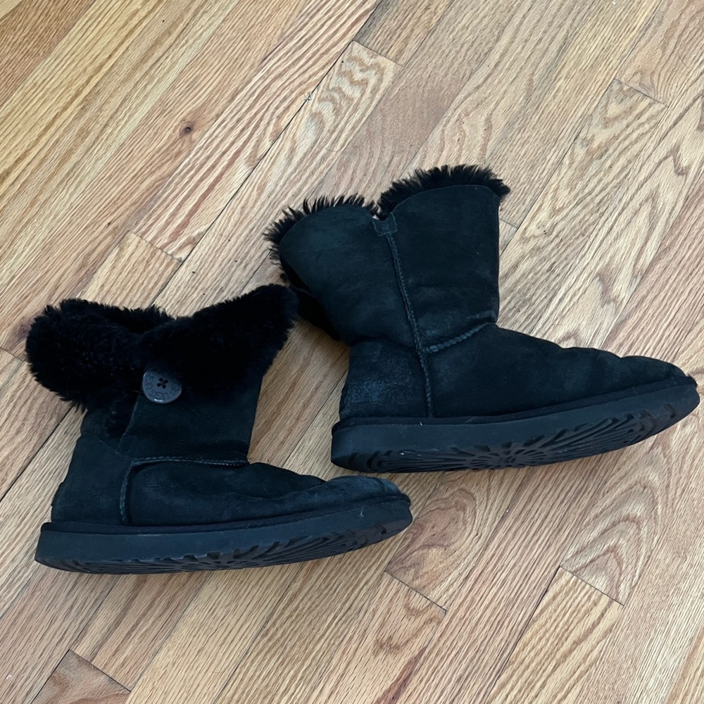 Black Short Uggs